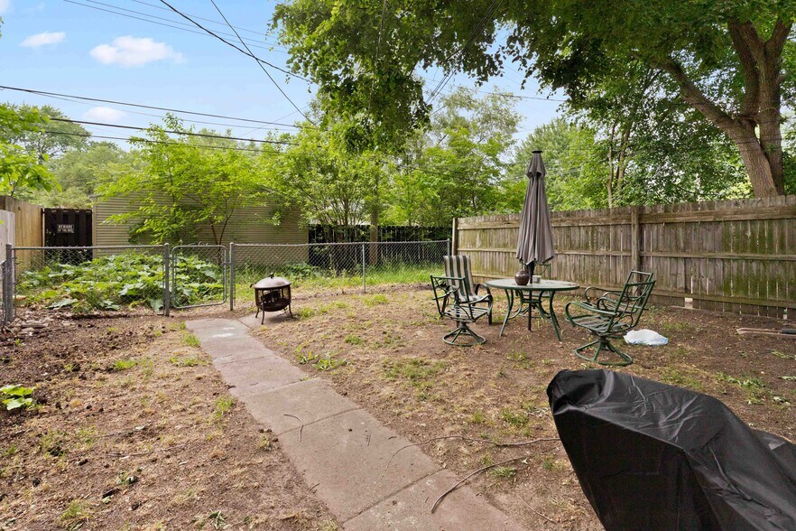 More Photos Of 1785 Channing St, Ferndale Apartments For Sale