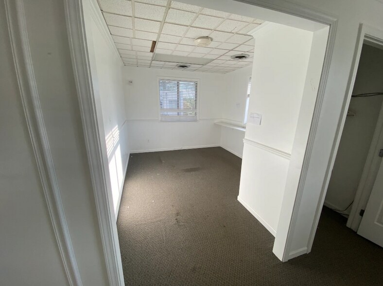 More Photos Of 26440 Southfield Rd, Lathrup Village Office For Lease