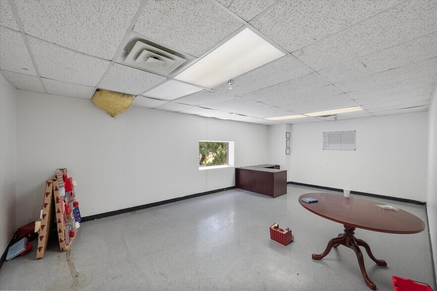 More Photos Of 4109 Mansfield Hwy, Forest Hill Schools For Sale