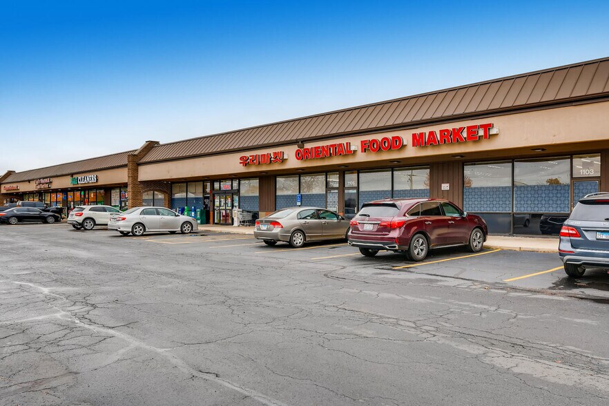 More Photos Of 1049-1093 N Salem Dr, Schaumburg Unknown For Lease