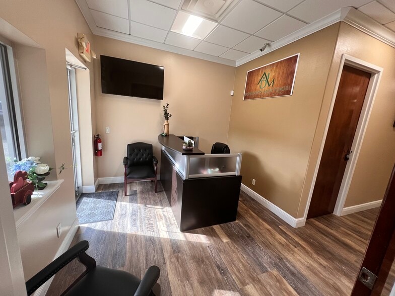 More Photos Of 3239 Old Winter Garden Rd, Orlando Flex For Sale