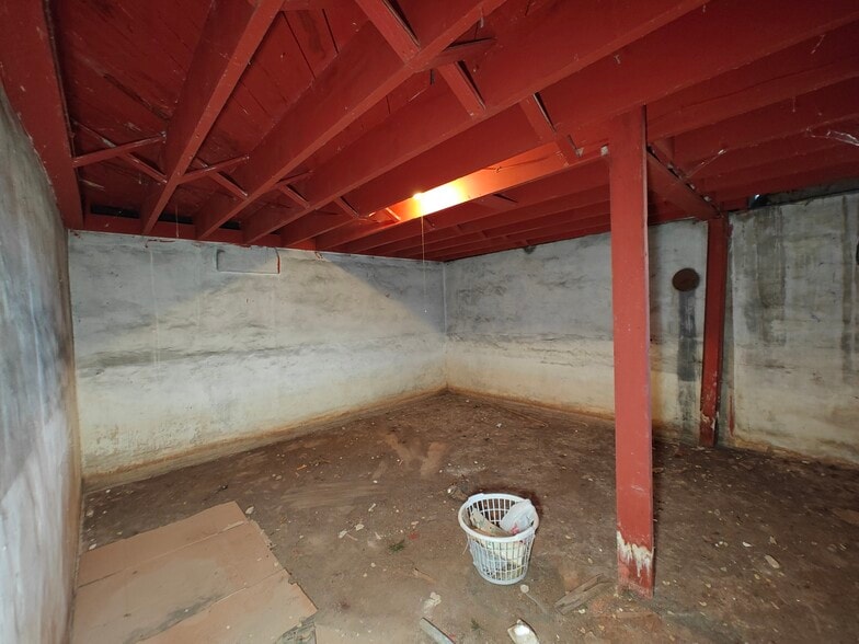 More Photos Of 2020 N Main St, Jacksonville Specialty For Sale