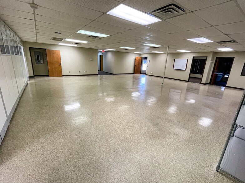 More Photos Of 205 Billings St, Arlington Unknown For Lease