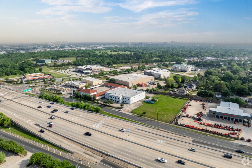 More Photos Of 11820 S Sam Houston Pkwy W, Houston Warehouse For Sale