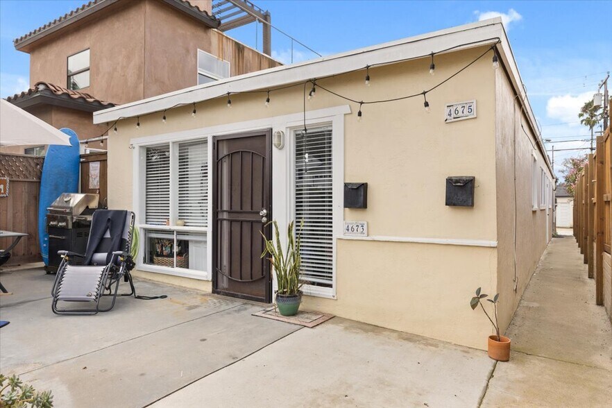 More Photos Of 4673 Point Loma Ave, San Diego Apartments For Sale