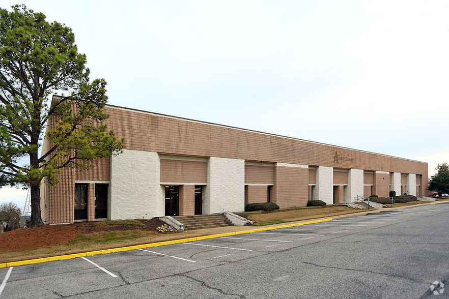 Primary Photo Of 804 Greenbrier Cir, Chesapeake Warehouse For Lease