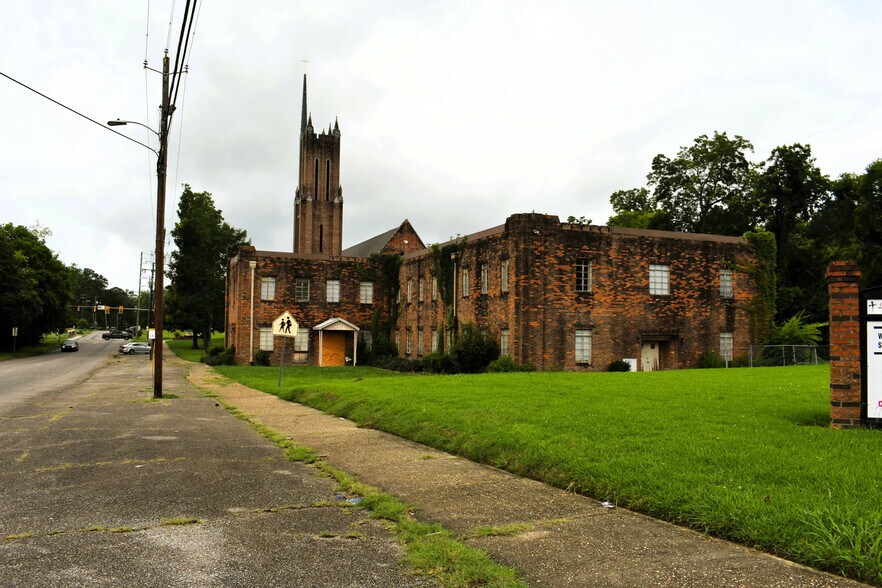 More Photos Of 3481 S Court St, Montgomery Religious Facility For Sale