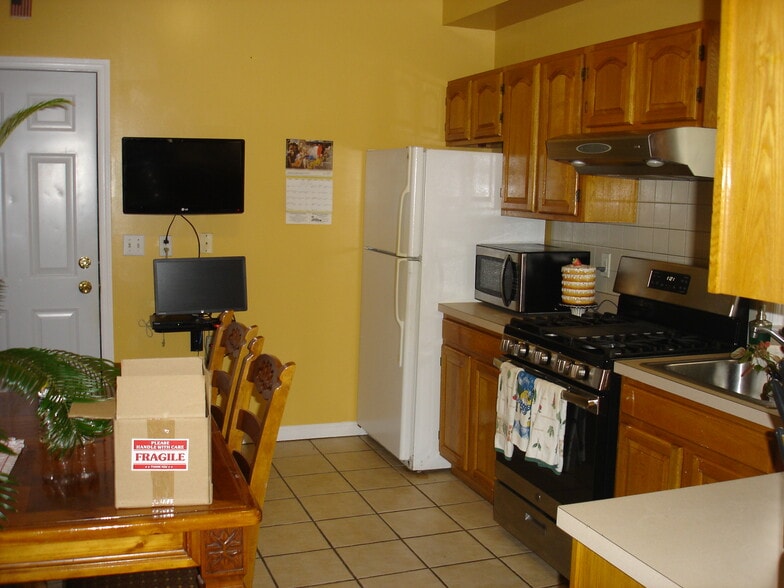 More Photos Of 156 Voss Ave, Yonkers Multifamily For Sale