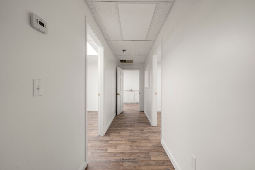 More Photos Of 597 Winthrop St, Taunton Manufacturing For Lease