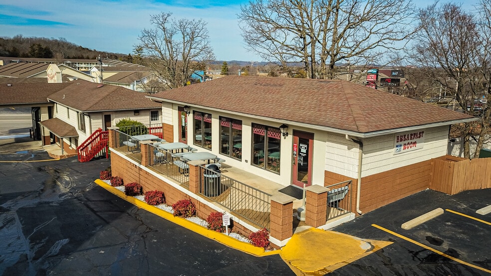 More Photos Of 3601 Shepherd of the Hills Expy, Branson Hotel For Sale