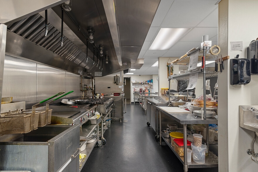 More Photos Of 600 Kenseth Way, Cambridge General Retail For Sale