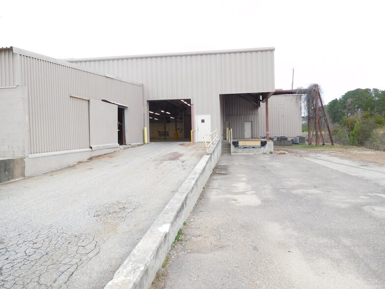 More Photos Of 917 Commerce Cir, Hanahan Warehouse For Sale