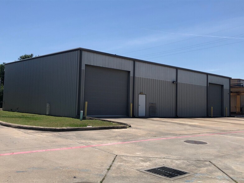 More Photos Of 6706 Bourgeois Rd, Houston Warehouse For Lease