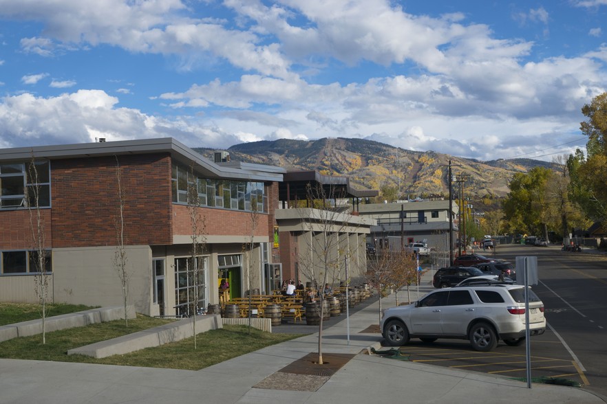 Primary Photo Of 910 Yampa St, Steamboat Springs General Retail For Lease