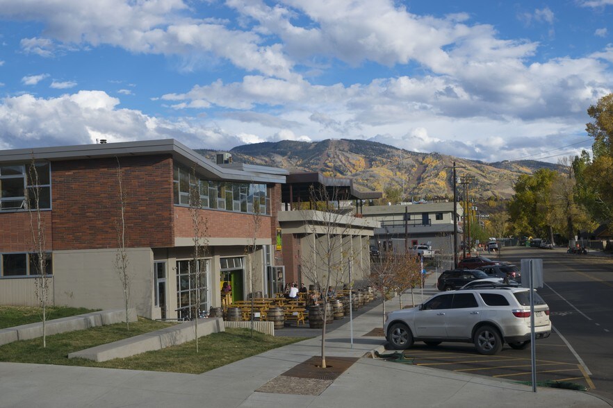 More Photos Of 910 Yampa Street, Steamboat Springs General Retail For Sale