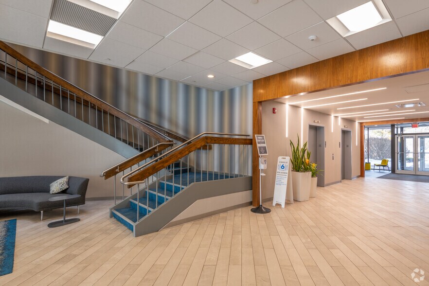 More Photos Of 10 Cabot Rd, Medford Office For Lease