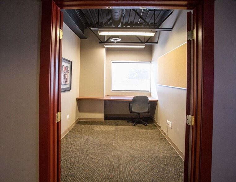 More Photos Of 15334 E Hinsdale Cir, Centennial Light Manufacturing For Lease