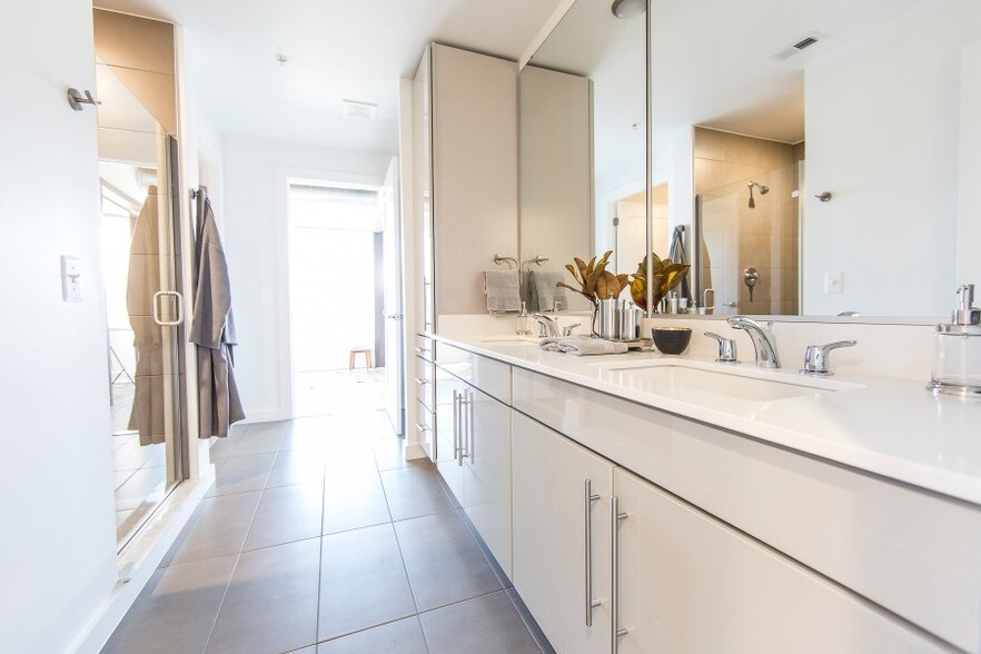 More Photos Of 4501 Ford Ave, Alexandria Apartments For Lease