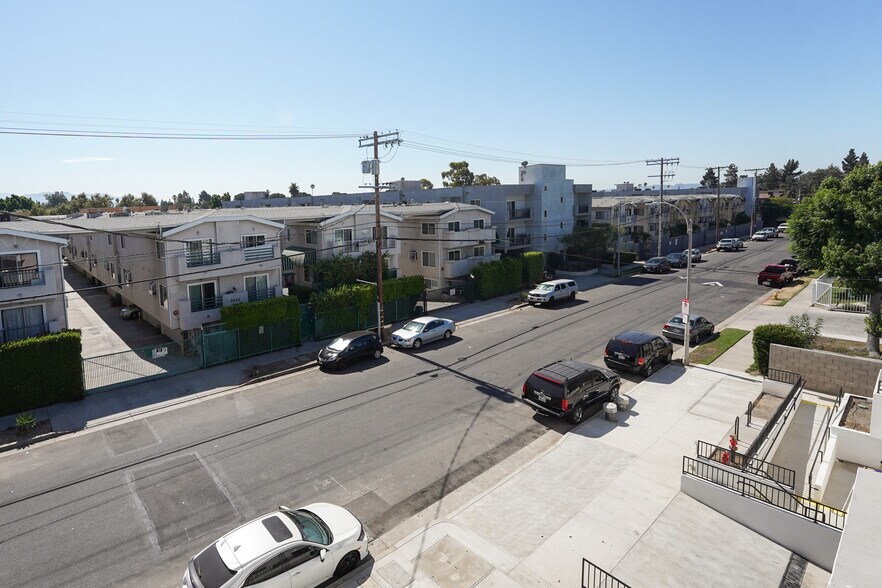 More Photos Of 8837 Burnet Ave, North Hills Apartments For Sale