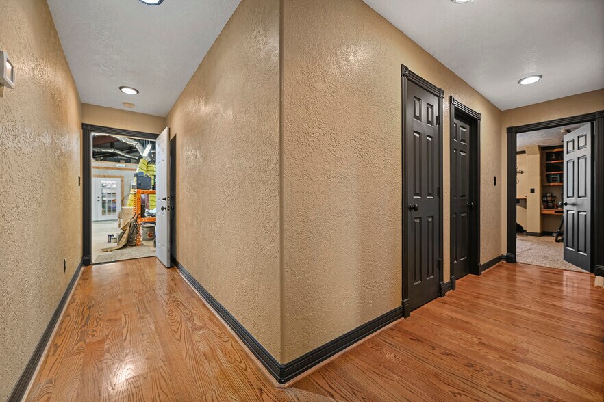 More Photos Of 20204 Schiel Rd, Cypress Warehouse For Sale