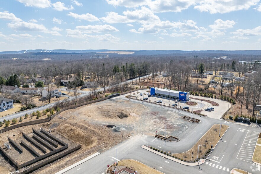 More Photos Of Route 940 & Mountain Dr, Mount Pocono Unknown For Lease