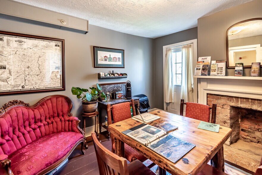 More Photos Of 129 N Main St, Waynesville Specialty For Sale