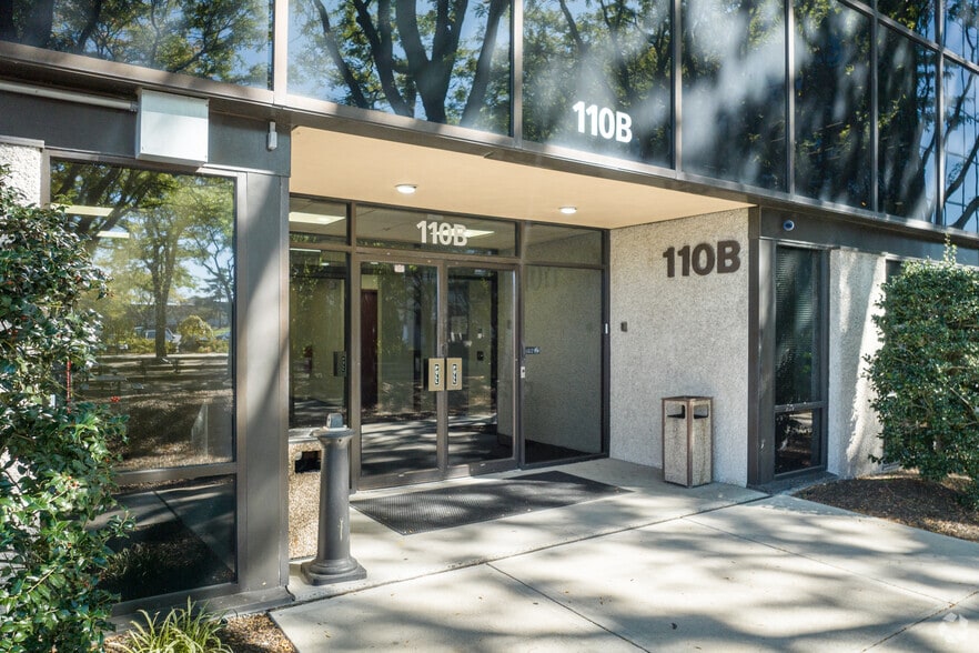 More Photos Of 110A Meadowlands Pky, Secaucus Unknown For Lease