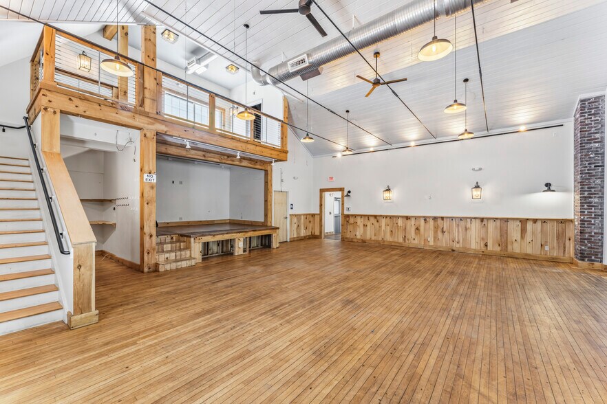 More Photos Of 13 Fort Hill Rd, Groton Storefront Retail Residential For Sale
