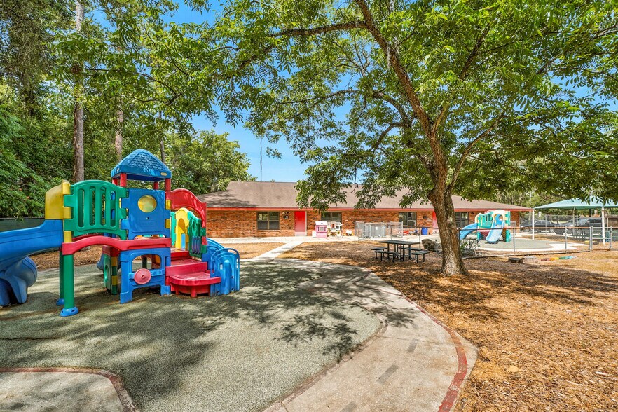 More Photos Of 4310 Barkoskie Rd, Jacksonville Daycare Center For Sale