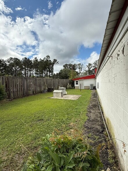 More Photos Of 1116 Hummingbird Ln, Hardeeville Freestanding For Sale