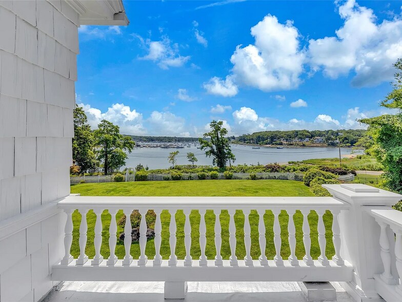 More Photos Of 158 E Shore Rd, Halesite Specialty For Sale