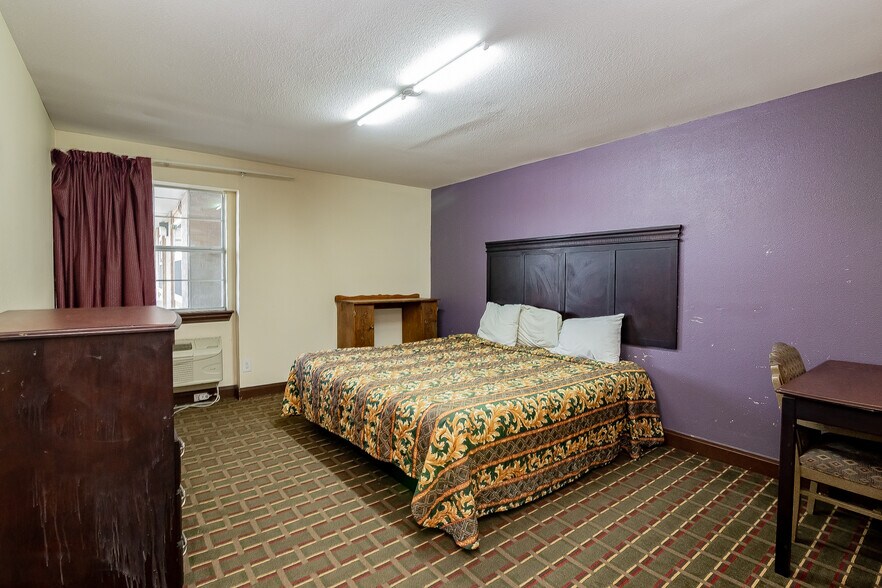 More Photos Of 3005 Houston Hwy, Victoria Hotel For Sale