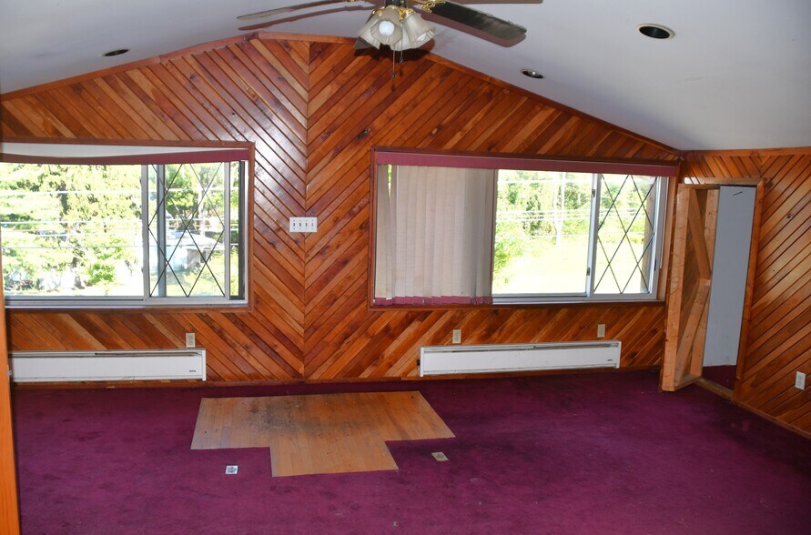 More Photos Of 138 Chestnut St, Marienville General Retail For Sale