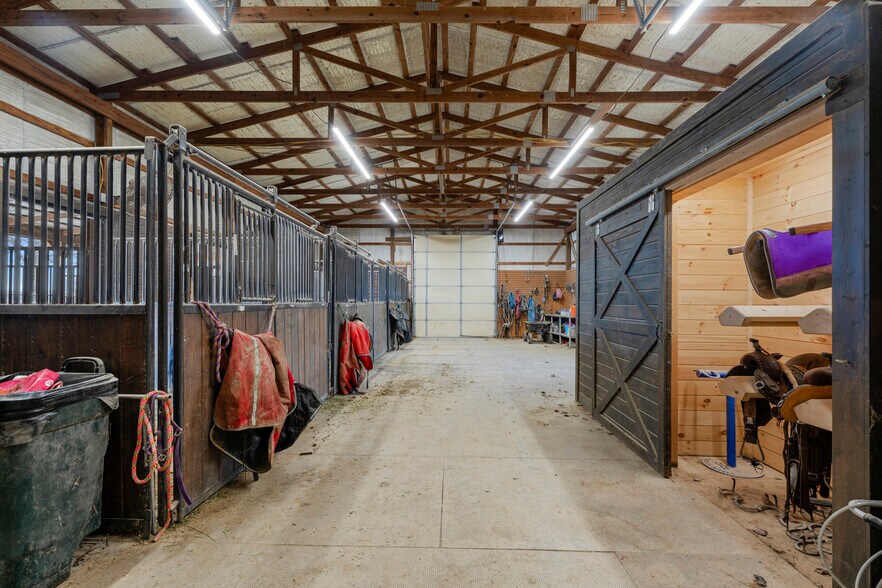 More Photos Of 13354 E 520 Rd, Colcord Sports And Entertainment For Sale