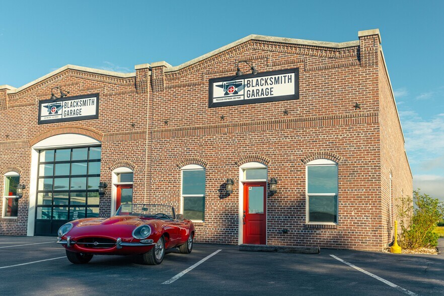 Primary Photo Of 4930 E 2550 N, Eden Auto Dealership For Lease