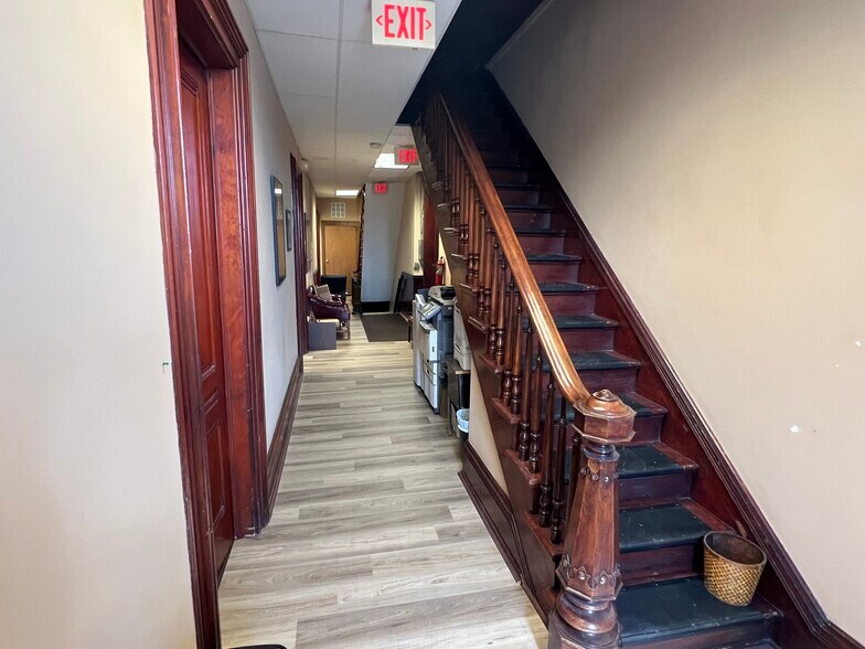More Photos Of 1412 Main St, Buffalo Office For Sale