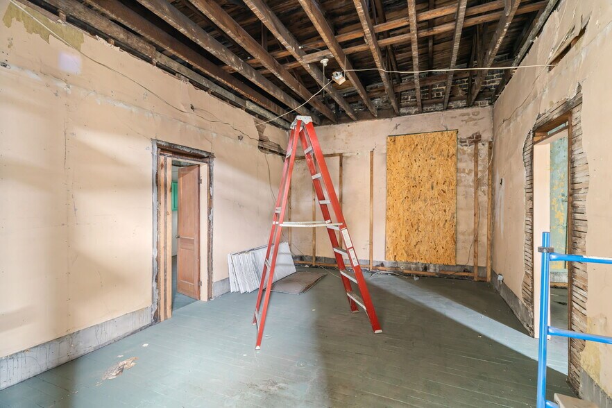 More Photos Of 824 Tennessee Ave, Etowah Storefront Retail Office For Sale