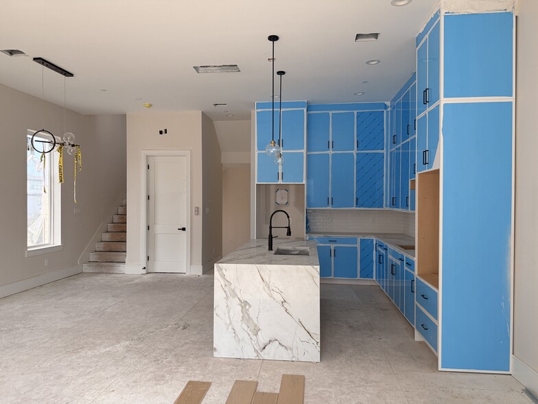 More Photos Of 5821 Winsome Ln, Houston Apartments For Sale