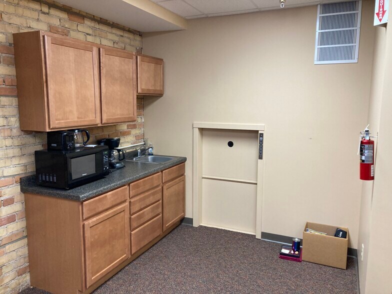 More Photos Of 118 E Superior St, Duluth Storefront Retail Office For Sale