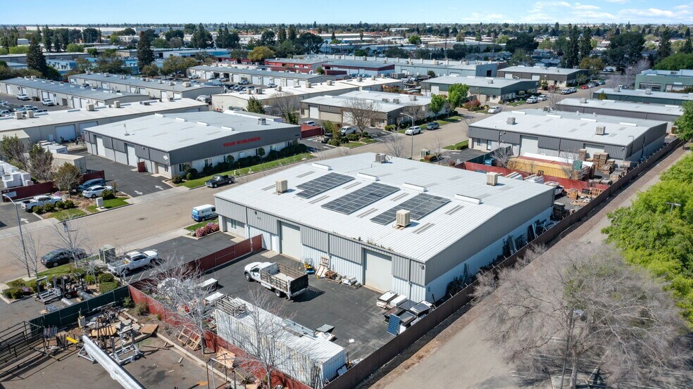 More Photos Of 2960 N Miami Ave, Fresno Warehouse For Lease