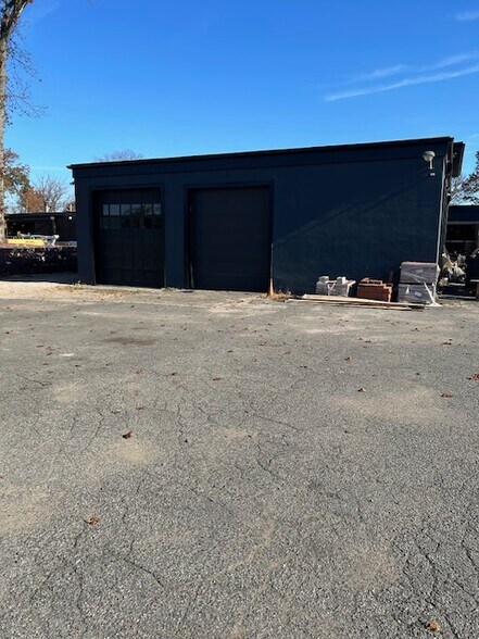 More Photos Of 147 Walnut St, Northvale Warehouse For Lease