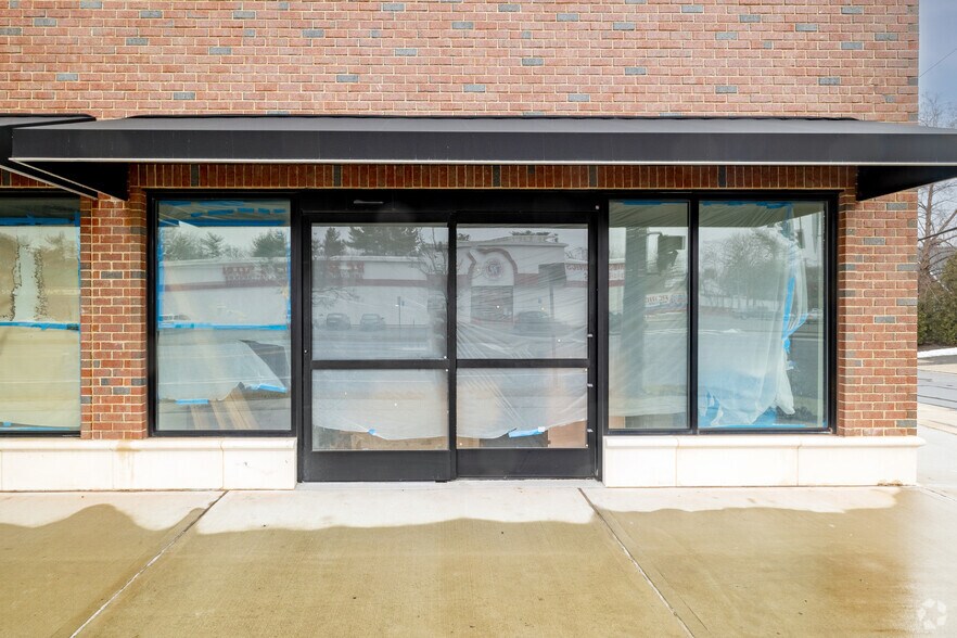 More Photos Of 600 Hillside Ave, New Hyde Park Freestanding For Lease