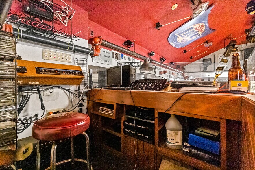 More Photos Of 270 Onset Ave, East Wareham Restaurant For Sale