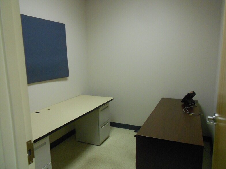 More Photos Of 495 Hawley Ln, Stratford Medical For Lease