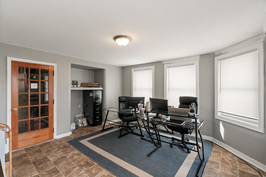 More Photos Of 101 E Marshall St, Remington Storefront Retail Office For Lease