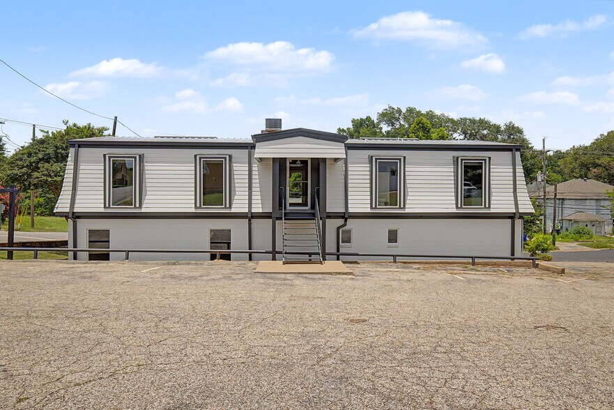Primary Photo Of 1117 10th St, Huntsville Office For Lease