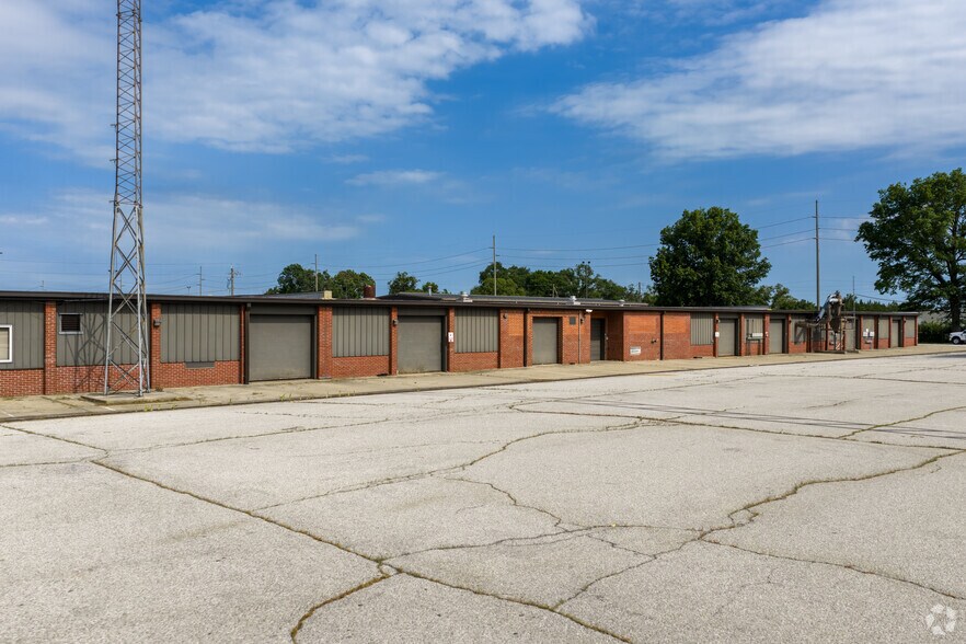 More Photos Of 4201 W Morris St, Indianapolis Service For Sale