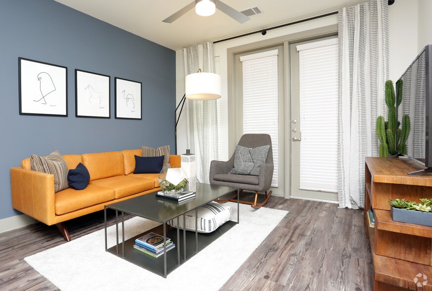 More Photos Of 195 W Davis St, Dallas Apartments For Lease