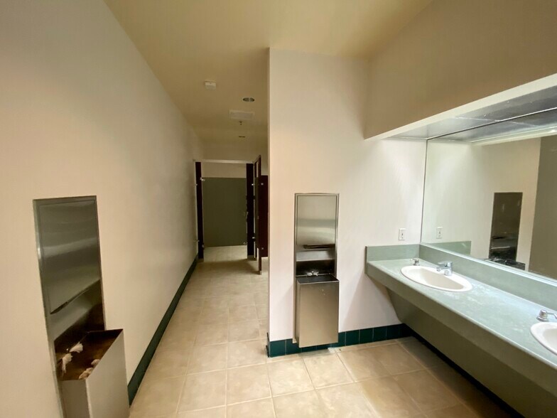 More Photos Of 18705 Madrone Pky, Morgan Hill Research And Development For Lease