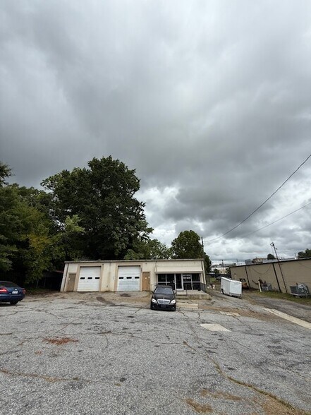 Primary Photo Of 210 W Ward Ave, High Point General Retail For Sale